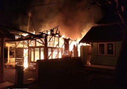 Rumah dan Gudang di Probolinggo Ludes Terbakar