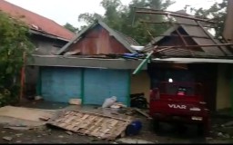 Hujan dan Angin Kencang di Menganti Gresik, 18 Rumah Rusak