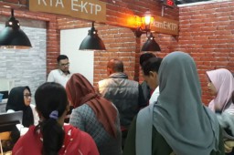 Mudahkan Warga Gresik, Dispendukcapil Buka Pencetakan di 3 Kecamatan