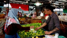 Imbas Corona, Penjualan Jeruk Nipis dan Lemon di PIOS Meningkat