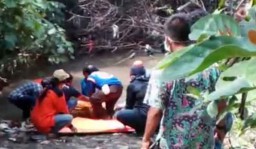 Seorang Wanita Ditemukan Tewas Mengambang di Sungai Temu Sidoarjo