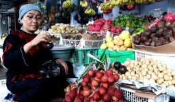 Imbas Corona, Pemkab Bebaskan Retribusi Pedagang Pasar di Gresik