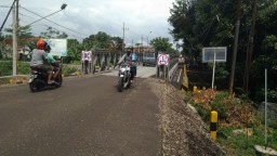 Jembatan Darurat Kedungasem Rampung, Ini Kendaraan yang Boleh Melintas