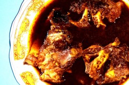 Menikmati Sarapan Rawon Buntut Tanpa Lemak di Gresik