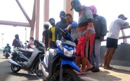 Motor Misterius Ditemukan di Jembatan, Pemilik Diduga Bunuh Diri