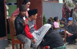 Menengok 'Merajakani' Tradisi Khitan Anak Laki-laki Warga Suku Tengger