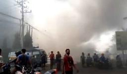 Pabrik Aksesoris Motor di Lamongan Terbakar, Kerugian Rp 1 Triliun