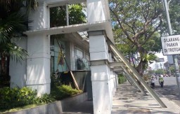 Kenyamanan Pejalan Kaki Terganggu Cagar Budaya Memprihatinkan ini