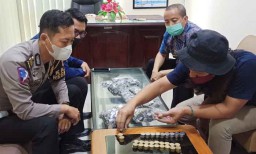Pria Ponorogo ini Kembali Bayar Pajak Gunakan Uang Koin, Ini Pesannya