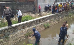 Mayat Pria dengan Tali Rafia Ditemukan di Sungai Glaser Probolinggo