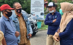Dapat Keluhan Air Mampet, Dirut PDAM Giri Tirta Gresik Temui Warga