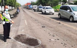Pemotor asal Jombang Tewas Terlindas Truk di Gresik