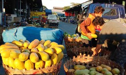 Aktivitas PIOS Mulai Ramai, Para Pedagang Kembali Semangat