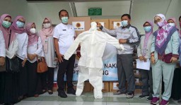 Dinkes Gresik Terima Bantuan Ribuan APD
