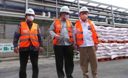 Kunjungi Petrokimia Gresik, Wamentan Pastikan Kesiapan Produksi Pupuk Subsidi