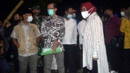 Mensos Tinjau Korban Banjir Bandang dan Jembatan Putus di Magetan