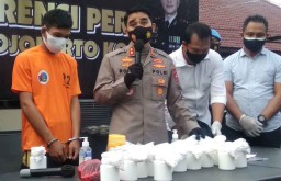 Rumah Kurir Narkoba Digerebek, Puluhan Ribu Koplo dan Puluhan Ekstasi Disita
