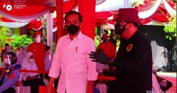 Presiden Jokowi Pantau Vaksinasi Pelajar di Madiun