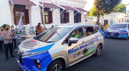 Polisi di Surabaya Luncurkan 2 Mobil Masker Keliling