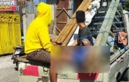 Tertabrak Rangkaian Muatan Pikap yang Terlepas, Pemotor asal Sidoarjo Tewas