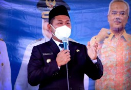 Dicurhati Petani Soal Hama Tikus, Bupati Gresik Minta Anak SMK Ciptakan Robot