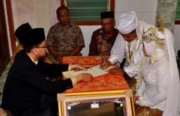 PKS Minta Kebijakan Sertifikasi Pranikah dan Majelis Taklim Ditarik