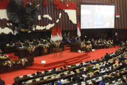 575 Anggota DPR RI 2019-2024 Dilantik, Ini yang Tertua dan Termuda
