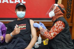 Stok Vaksin di Jatim Menipis, Pemprov Bersurat ke Kemenkes