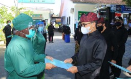 Pemkab Banyuwangi Cairkan Insentif Rp 3,9 Miliar Bagi Para Nakes