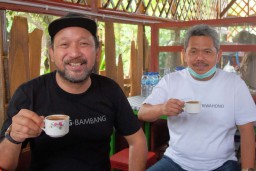 Ipong Muchlissoni Umumkan Kesembuhannya