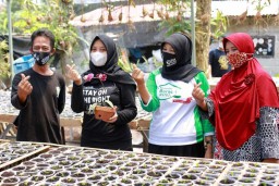 Sambangi Kelompok Wanita Tani, Ipuk Mantap Siapkan Program Dasawisma
