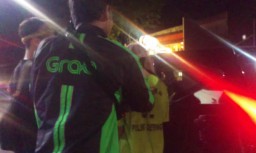 Tabrak Mobil Usai Rampas Dompet, Jambret ini Sembunyi di Sungai
