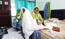 Nenek Tiwa, JCH Berumur 103 Tahun asal Pamekasan di Embarkasi Surabaya