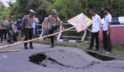 Perbaikan Darurat Jembatan Pattimura Madiun yang Ambrol Dikebut