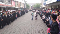 Salawat Hingga Ajakan Selfie Sambut Presiden Jokowi di Tulungagung