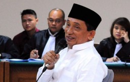 KH Fuad Amin Tutup Usia
