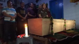 Duka Selimuti Keluarga dan Rekan Korban Kecelakaan Bus Rombongan Guru