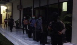 KPK Bawa Lima Koper Keluar dari Gedung DPRD Tulungagung