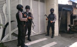 KPK Juga Geledah Rumah Seorang Kontraktor di Tulungagung
