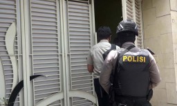 Geledah Rumah Kontraktor di Tulungagung, KPK Segel Sebuah Flashdisk