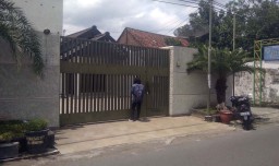 KPK Geledah Rumah Mertua Buronan Kasus Suap