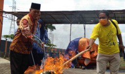 Belasan Ribu KTP di Kota Probolinggo Dibakar