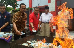 Invalid dan Rusak, 3054 KTP Warga Kota Blitar Dimusnahkan