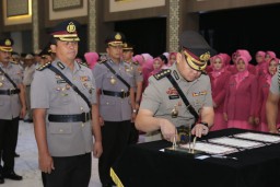 Kabid Humas Polda Jatim Berganti