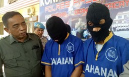 Kakak Beradik Bersekongkol Edarkan Sabu, Disergap saat Tunggu Pembeli
