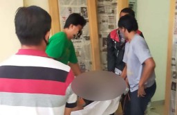 Pingsan Saat Pasang Engsel Pintu, Seorang Kakek di Surabaya Meninggal