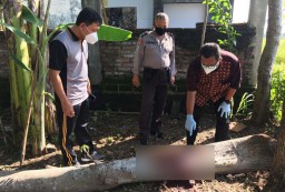 Kakek di Ponorogo Tewas Terkena Kapak Sendiri