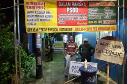 Dukung PSBB di Sidoarjo, Kampung Celep Selatan Terapkan Satu Pintu
