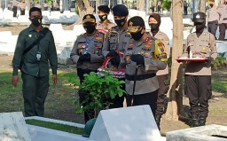 Hari Bhayangkara ke-74, Kapolda Jatim Ziarah ke Makam Pahlawan