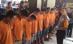 Polisi Ceramahi Tersangka Pengedar Narkoba di Tulungagung